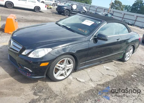 2011 Mercedes-Benz E 550 из США, поврежденный, VIN WDDKK7CF0BF081163